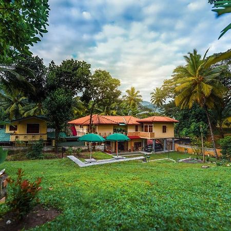 Mahaweli View Bungalow Kandy Buitenkant foto