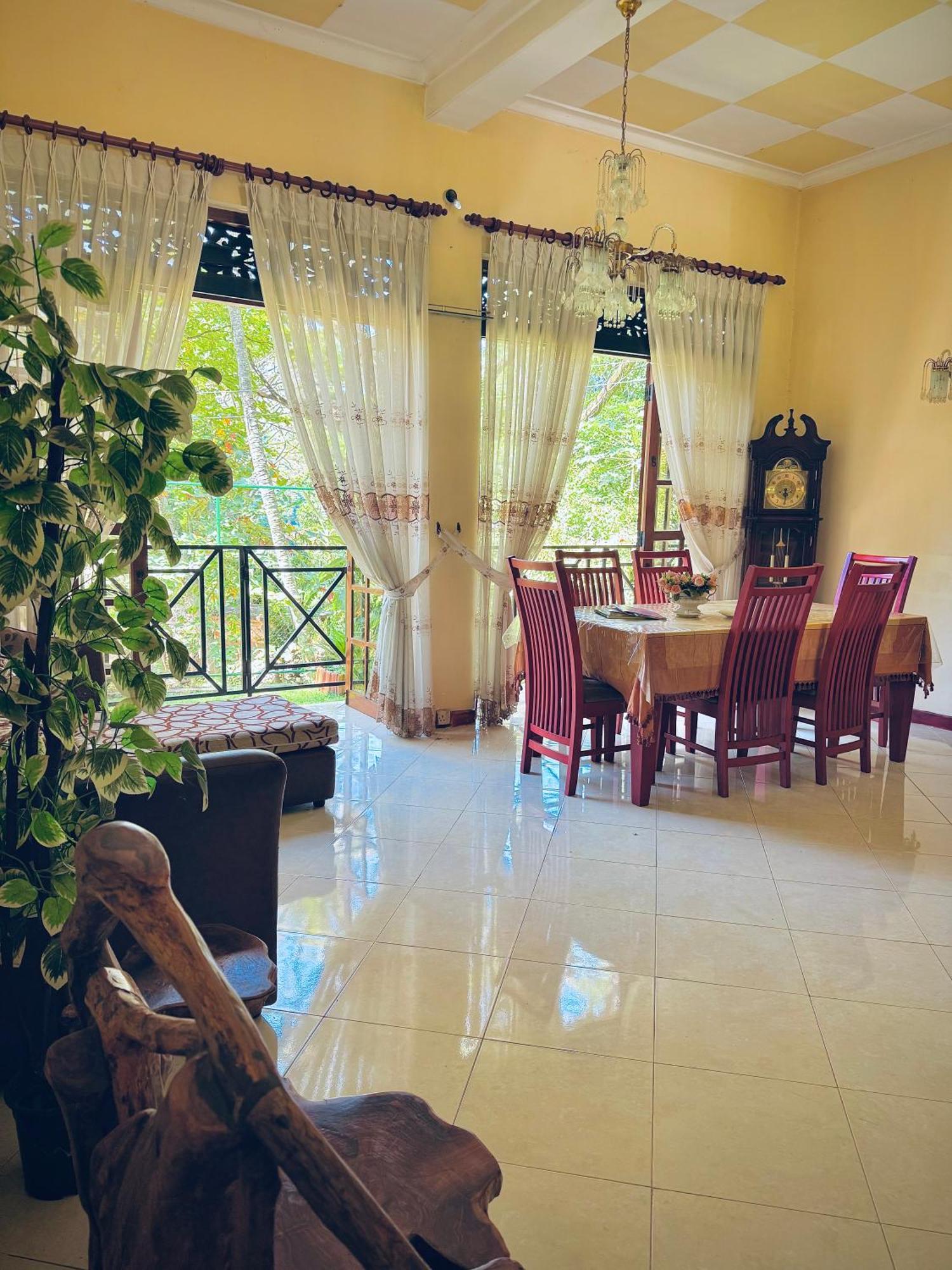 Mahaweli View Bungalow Kandy Buitenkant foto