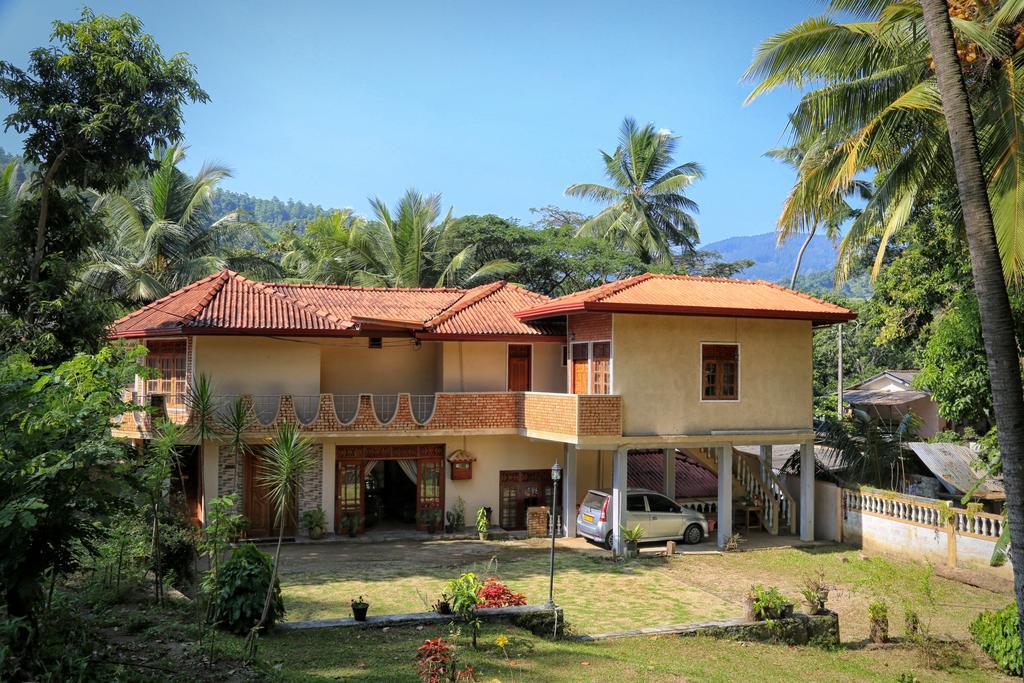 Mahaweli View Bungalow Kandy Buitenkant foto